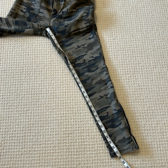 Fast Track Skinny Chino Capri
Pants In Human Nature Camo size 29 - Picture 15 of 16
